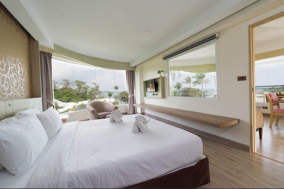 Sunrise Suite | ตู้นิรภัยในห้องพัก, โต๊ะทำงาน, ผ้าม่านกันแสง, Wi-Fi ฟรี