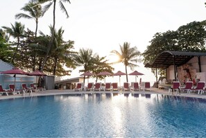 2 outdoor pools, open 7:00 AM to 6:00 PM, pool loungers