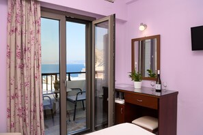 Minibar, in-room safe, individually furnished, desk - Avra (Agios Vasileios)