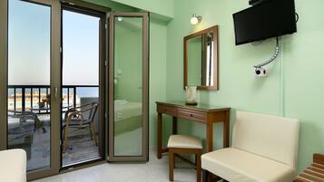 Minibar, in-room safe, individually furnished, desk