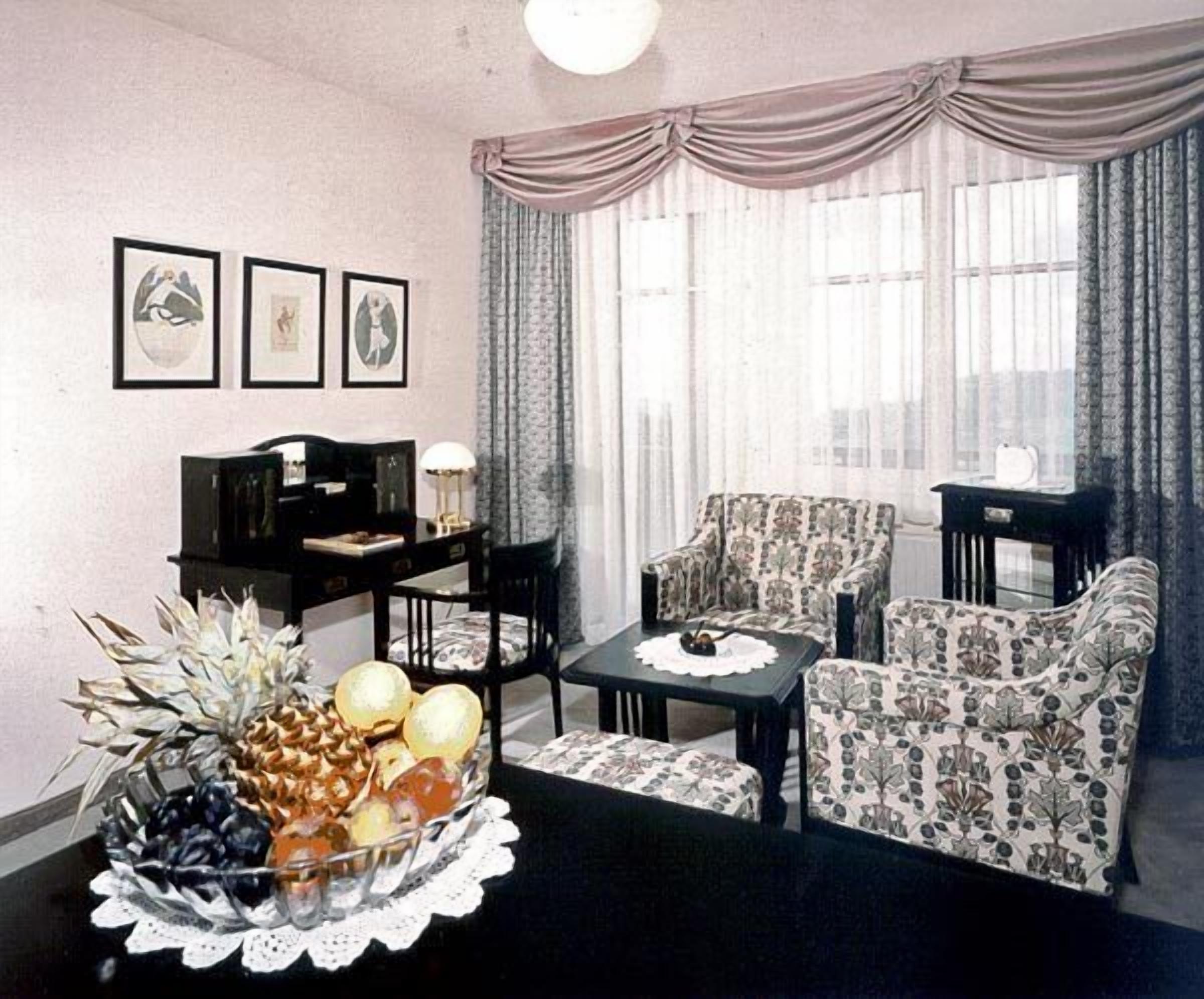 Superior Double Room, Balcony | Living room