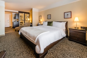 Superior Room, 1 King Bed with Sofa bed | Premium bedding, pillowtop beds, minibar, in-room safe