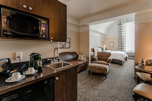 Superior Room, 1 King Bed with Sofa bed | Private kitchen | Fridge, microwave, coffee/tea maker, eco-friendly cleaning products