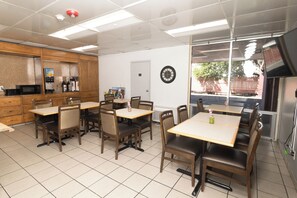 Café da manhã continental grátis todos os dias