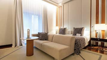 Couette en duvet d'oie, matelas mémoire de forme, minibar