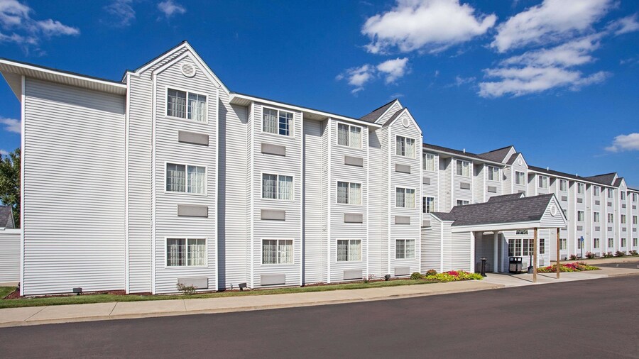 Microtel Inn & Suites by Wyndham Holland