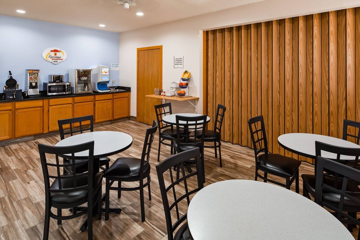 free daily on-the-go breakfast