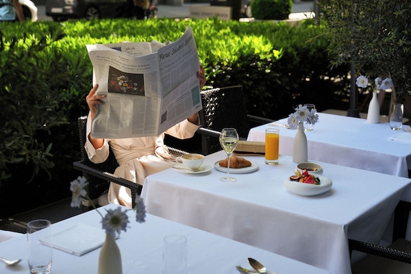 Frokostbuffé hver dag (CHF 55 per person)