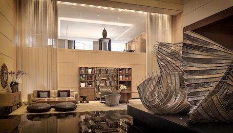 Lobby. Park Hyatt Zurich