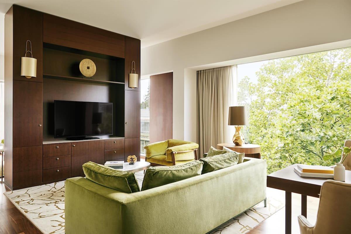 Premium bedding, minibar, in-room safe, desk