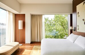 Premium bedding, minibar, in-room safe, desk