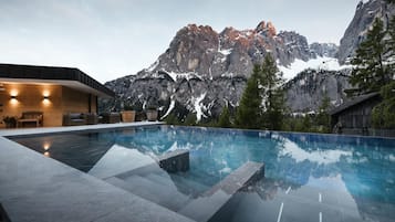 Una piscina techada