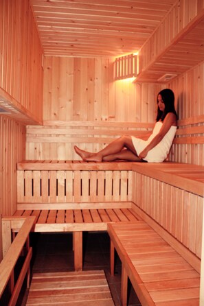 Hot stone massages, deep-tissue massages, prenatal massages - St. Peters Boutique Hotel (Riga)
