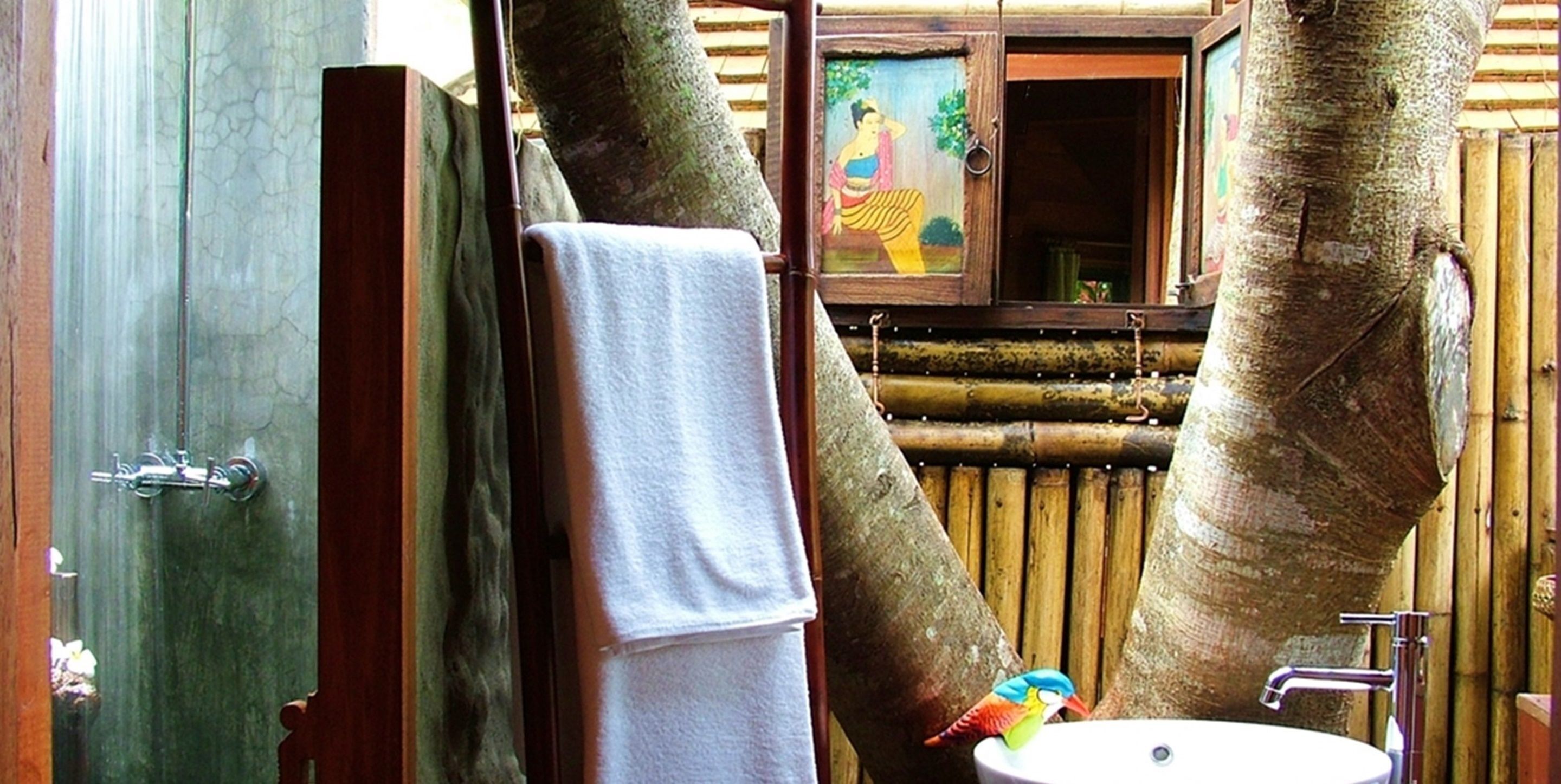 Bathroom | Free toiletries, hair dryer, bathrobes, slippers