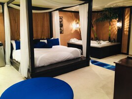 Colchones con pillow-top, muebles diferentes y escritorio 