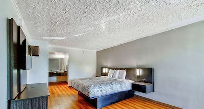 Motel 6 Fort Worth, TX - White Settlement