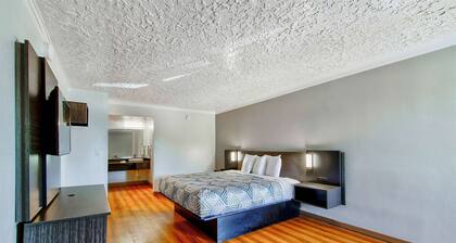 Motel 6 Fort Worth, TX - White Settlement