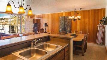 Kondominium, 2 kamar tidur, 2 kamar mandi | Makan di kamar