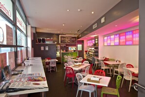 Cooked-to-order breakfast for a fee on weekdays - Zero Davey Boutique Hotel (Hobart)