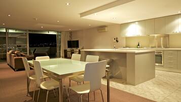 Three Bedroom Apartment | Private kitchen
