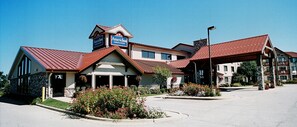Exterior - AmericInn by Wyndham Oswego (Oswego)