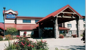 Exterior detail - AmericInn by Wyndham Oswego (Oswego)
