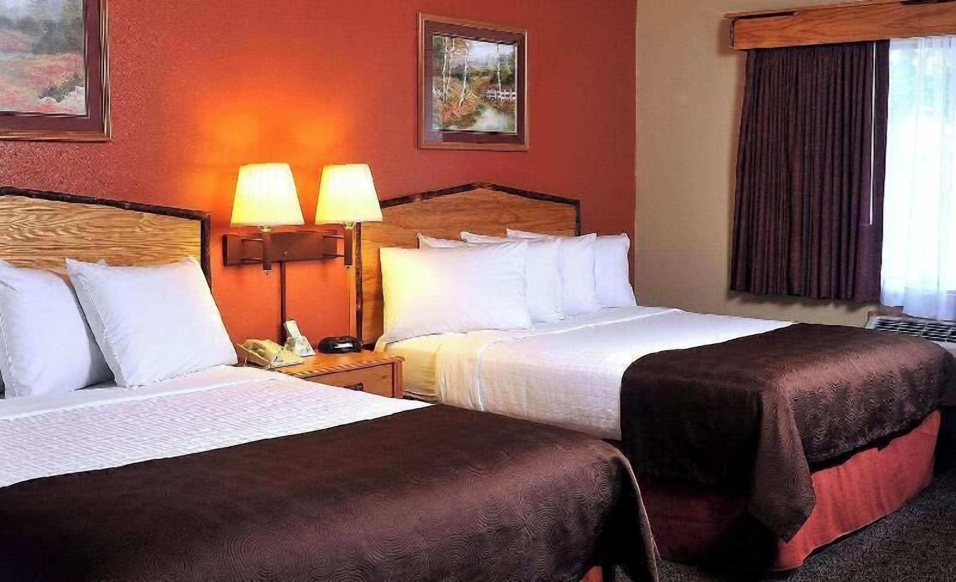 Premium bedding, pillowtop beds, in-room safe, desk