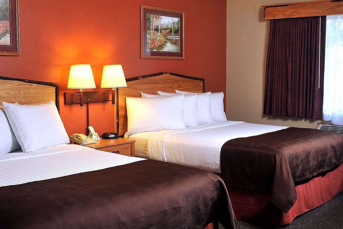 Premium bedding, pillowtop beds, in-room safe, desk