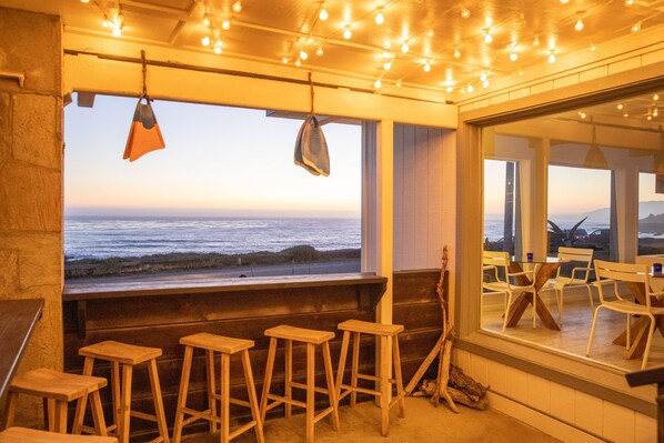 Beach bar - Cambria Beach Lodge (Cambria)