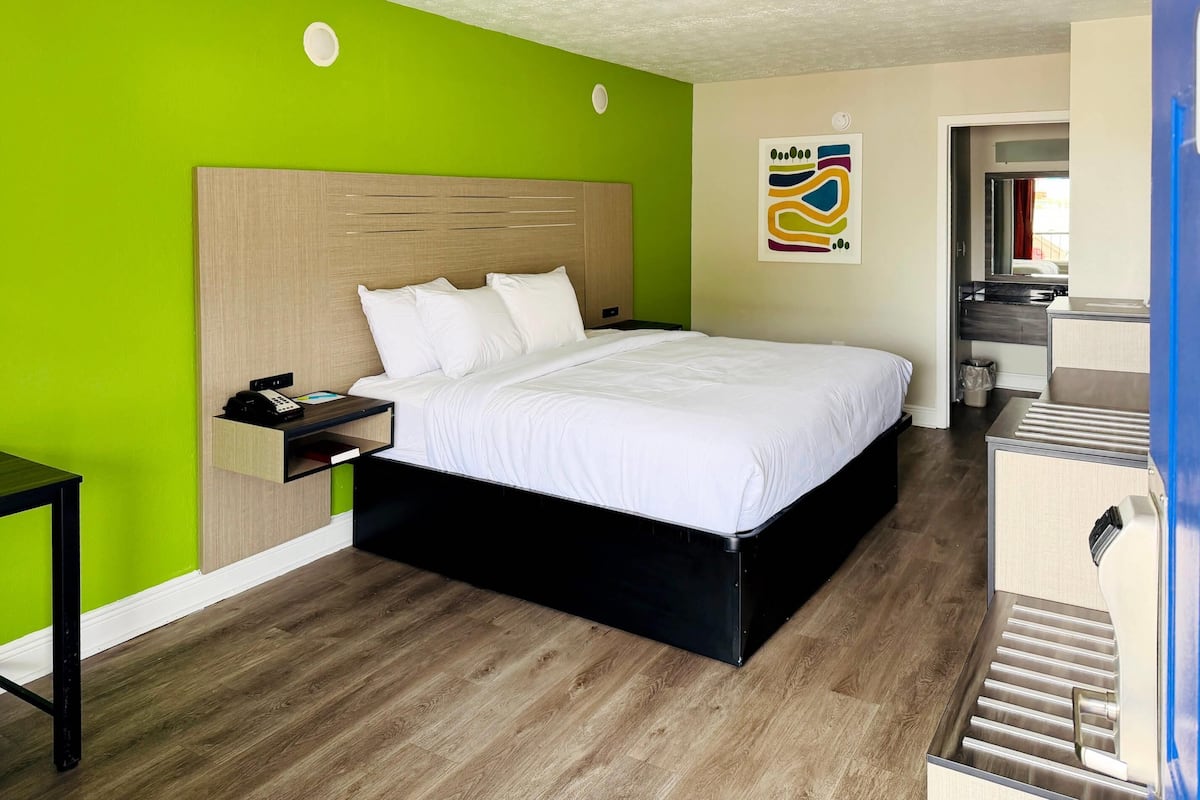 Phòng Tiêu chuẩn, 1 giường cỡ king, không hút thuốc | Bàn, bàn ủi/dụng cụ ủi quần áo, truy cập Internet không dây miễn phí