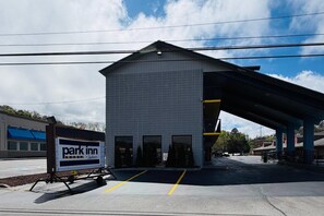 Exterior - Park Inn by Radisson, Pigeon Forge South (Pigeon Forge)