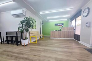 Lobby - Park Inn by Radisson, Pigeon Forge South (Pigeon Forge)