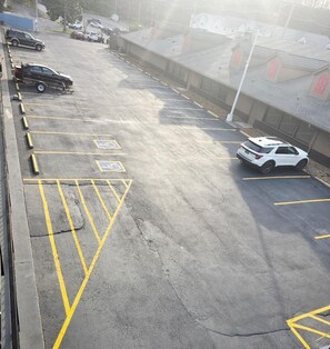 Free self-parking - Park Inn by Radisson, Pigeon Forge South (Pigeon Forge)