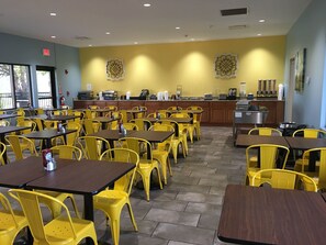 Petit déjeuner buffet compris tous les jours