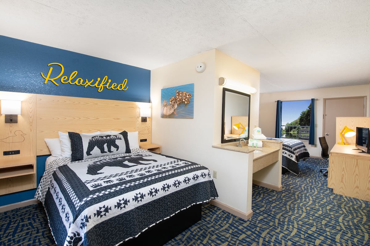 1 bedroom, in-room safe, iron/ironing board, free wifi