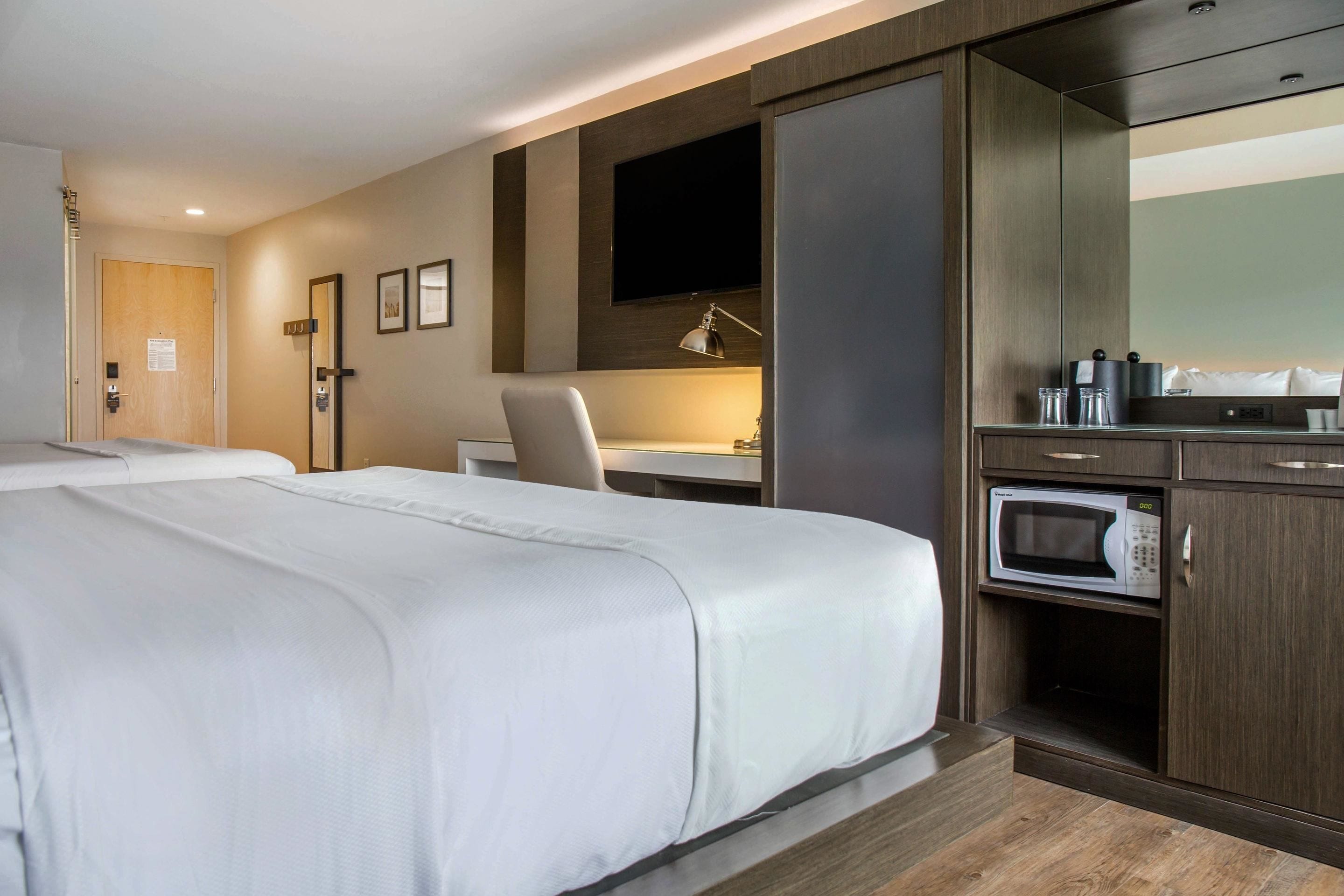Double King Suite with View | Premium bedding, pillow-top beds, desk, blackout curtains