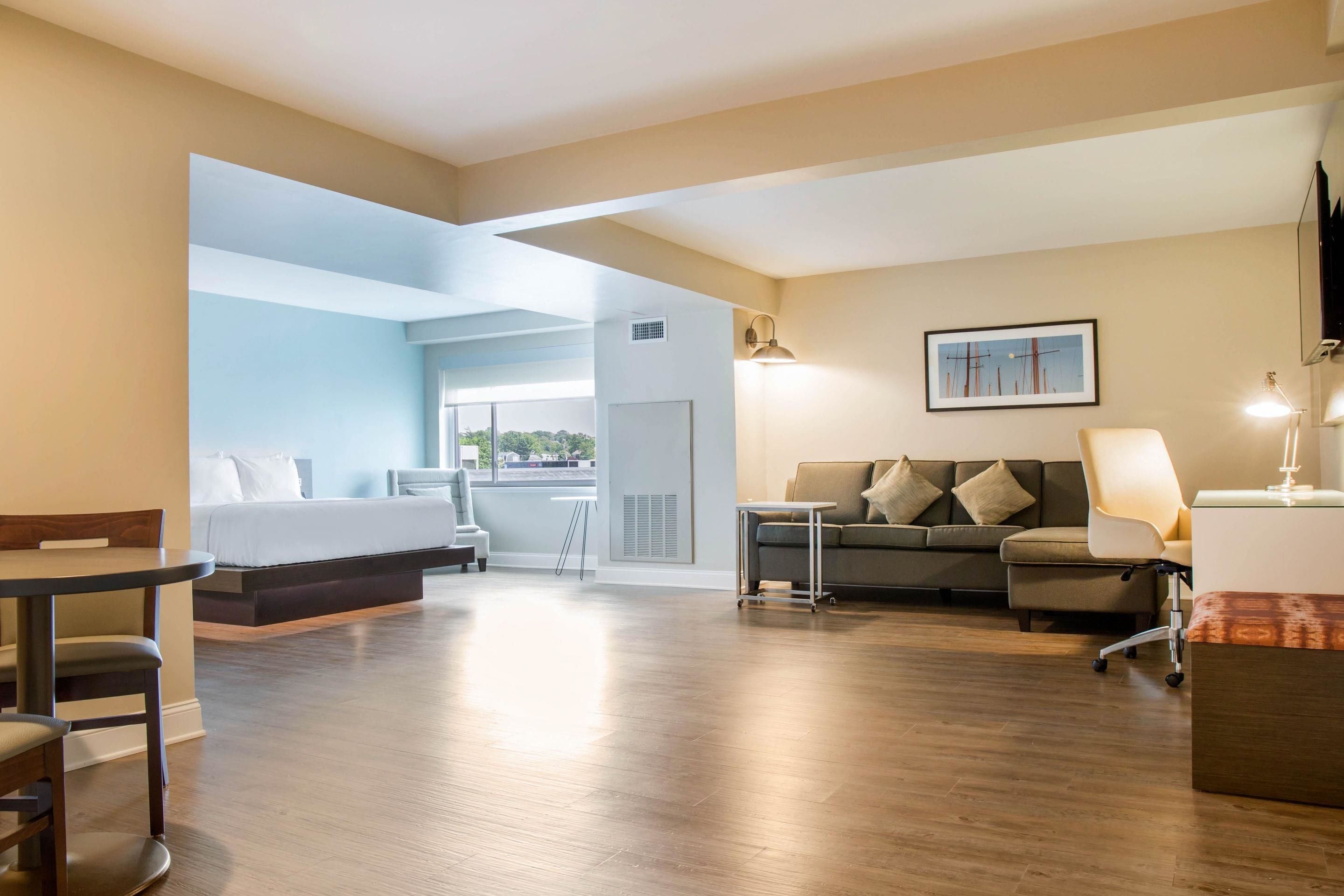 premium bedding, pillow-top beds, desk, blackout curtains