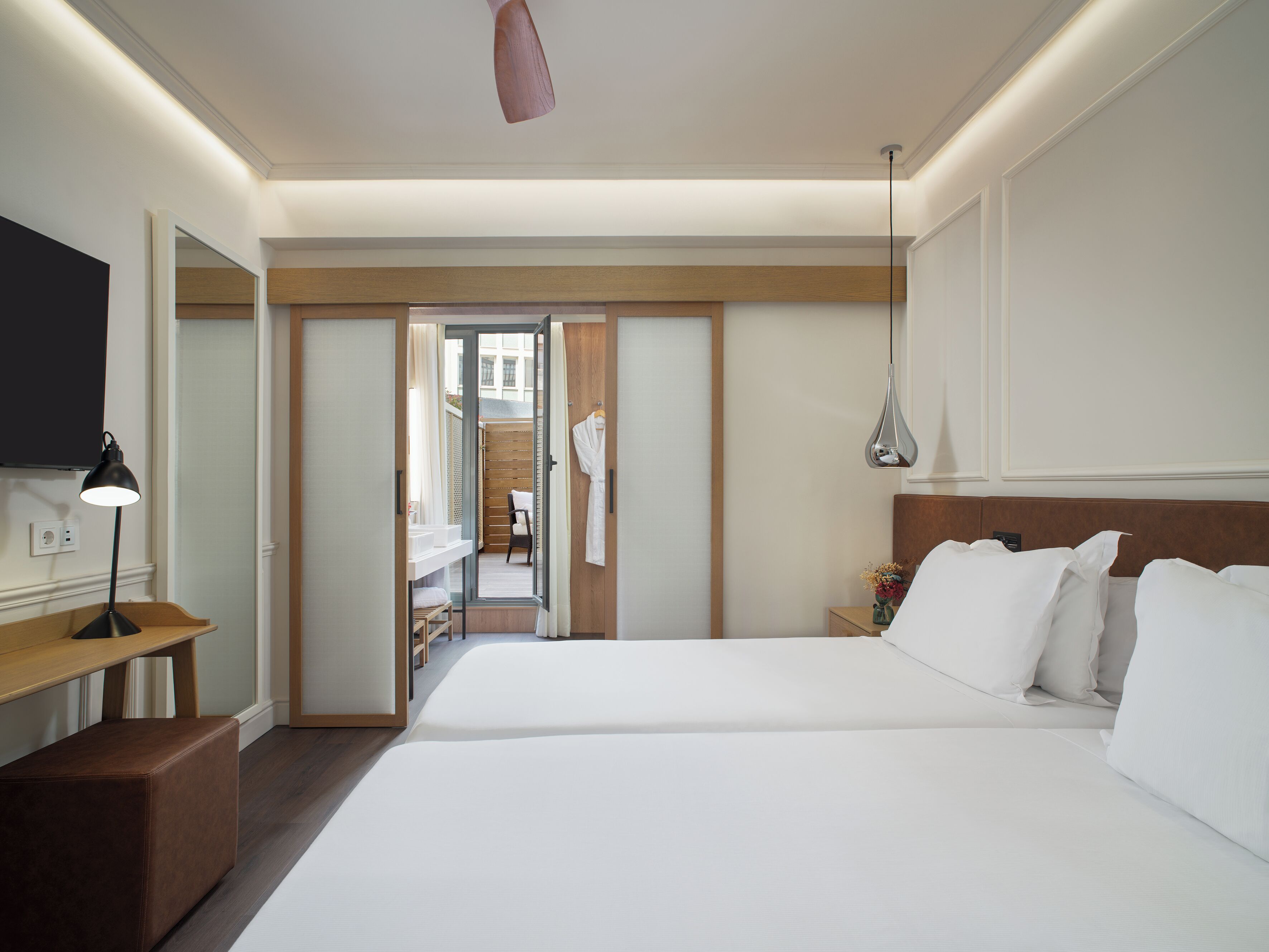 Quarto clássico, terraço (Single use) | Frigobar, cofres nos quartos, escrivaninha, quartos à prova de som