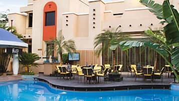 Outdoor pool, sun loungers