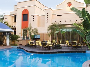 Outdoor pool, pool loungers