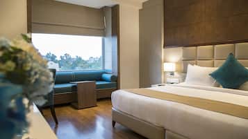 Executive Suite, 1 Bedroom | Minibar, desk, iron/ironing board, free cots/infant beds