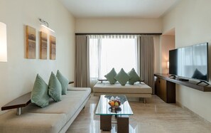 Suite | In-room safe, desk, laptop workspace, soundproofing