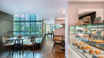 Daily buffet breakfast (INR 1180 per person)