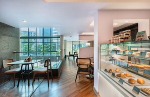 Daily buffet breakfast (INR 1180 per person)