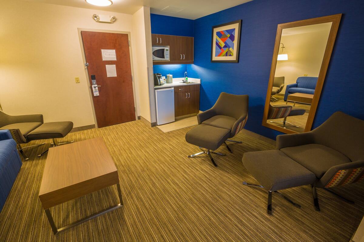 suite, 1 king bed | 1 bedroom, in-room safe, desk, iron/ironing board