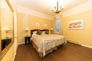 Standard Room, 1 King Bed | Premium bedding, memory-foam beds, individually decorated