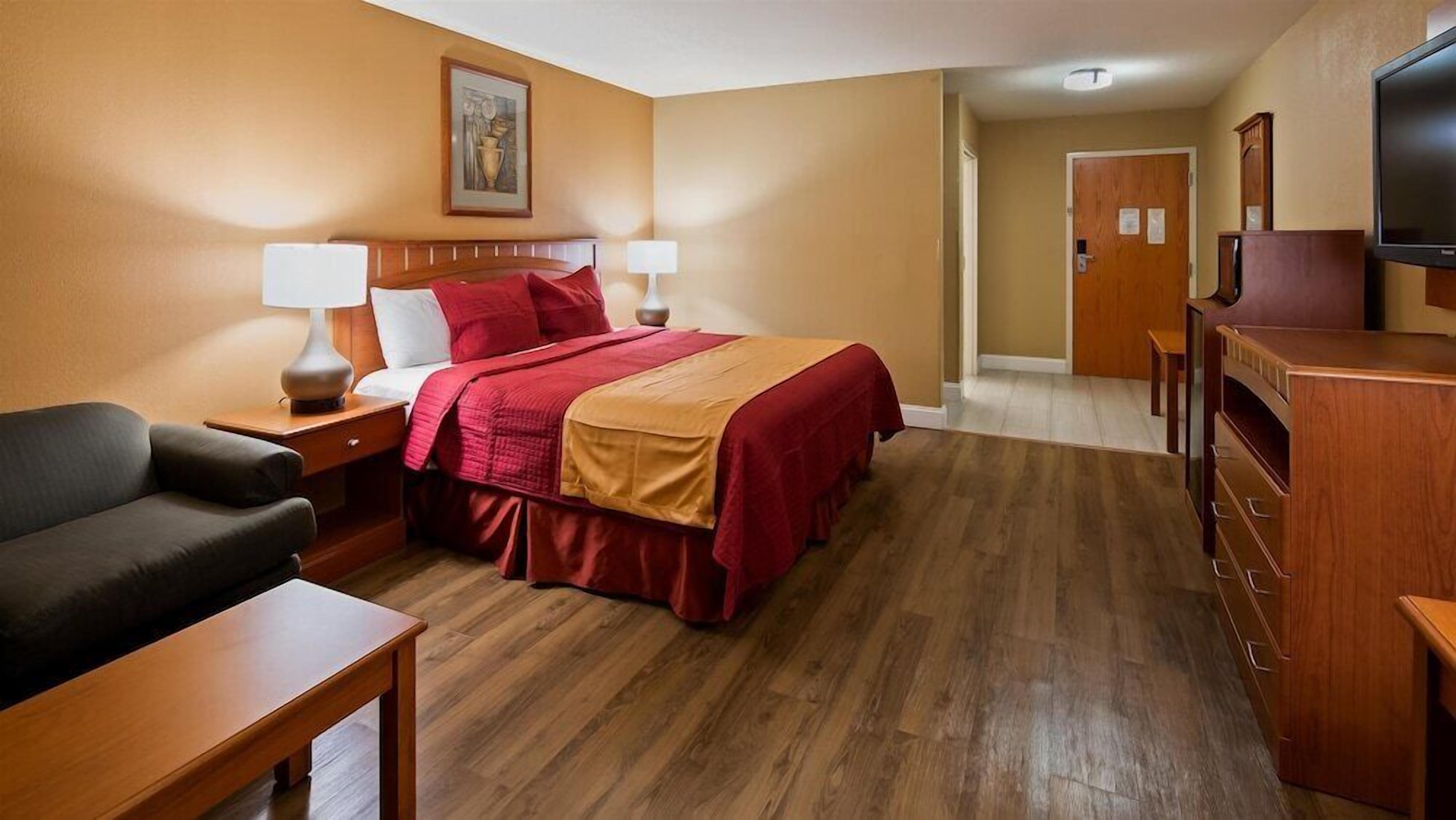 In-room safe, iron/ironing board, free cribs/infant beds, rollaway beds