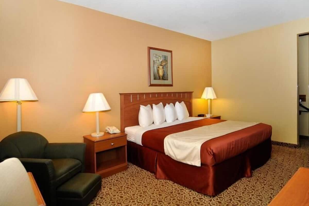 In-room safe, iron/ironing board, free cribs/infant beds, rollaway beds