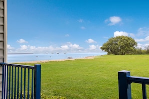 In-room safe, desk, iron/ironing board, free cribs/infant beds - Best Western Harbour Pointe Lakefront (St Ignace)