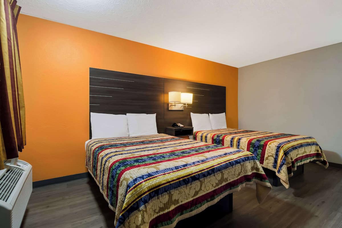 Individually furnished, desk, iron/ironing board, free WiFi
